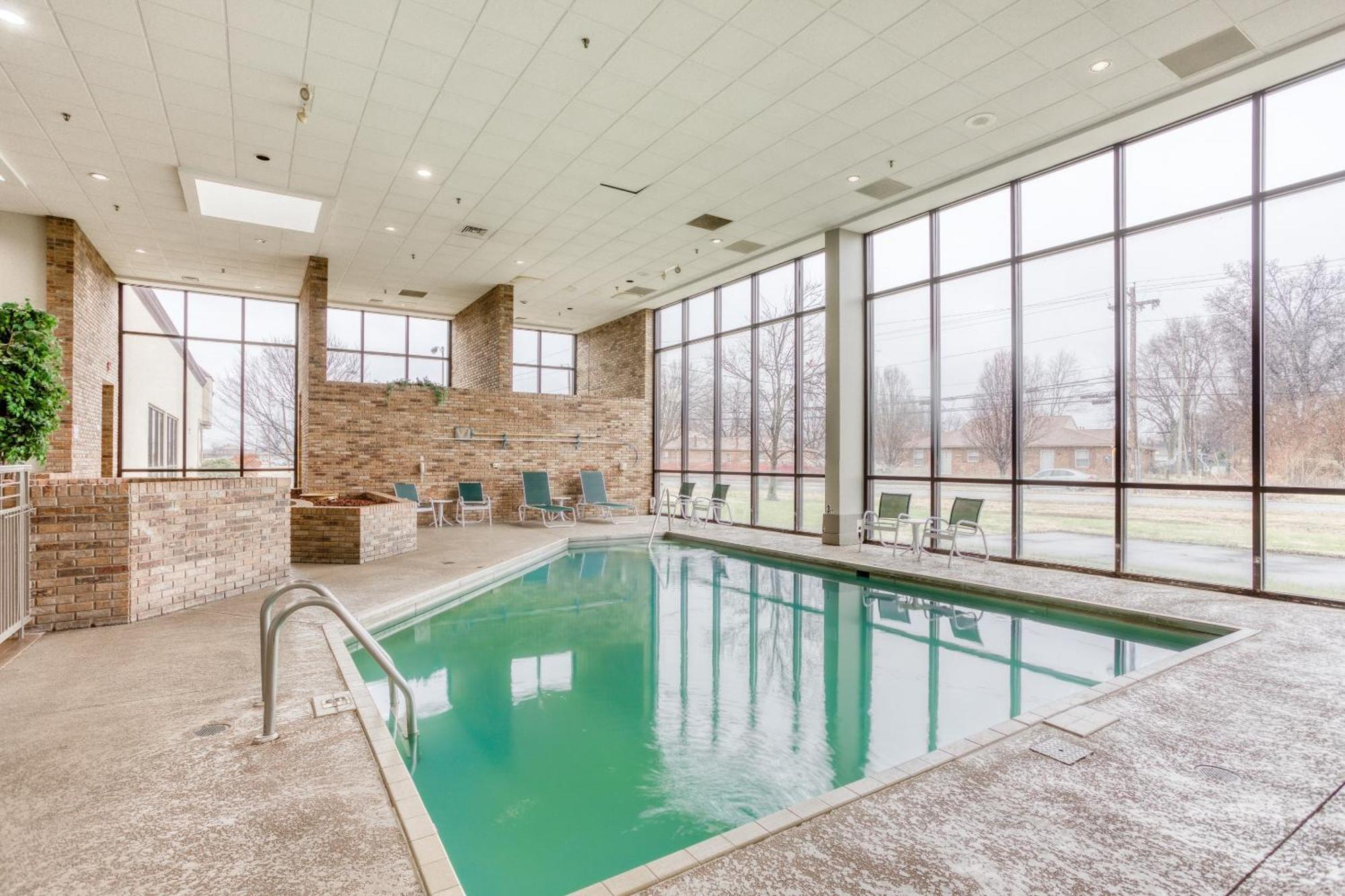 Oyo Townhouse Owensboro West Hotel ภายนอก รูปภาพ